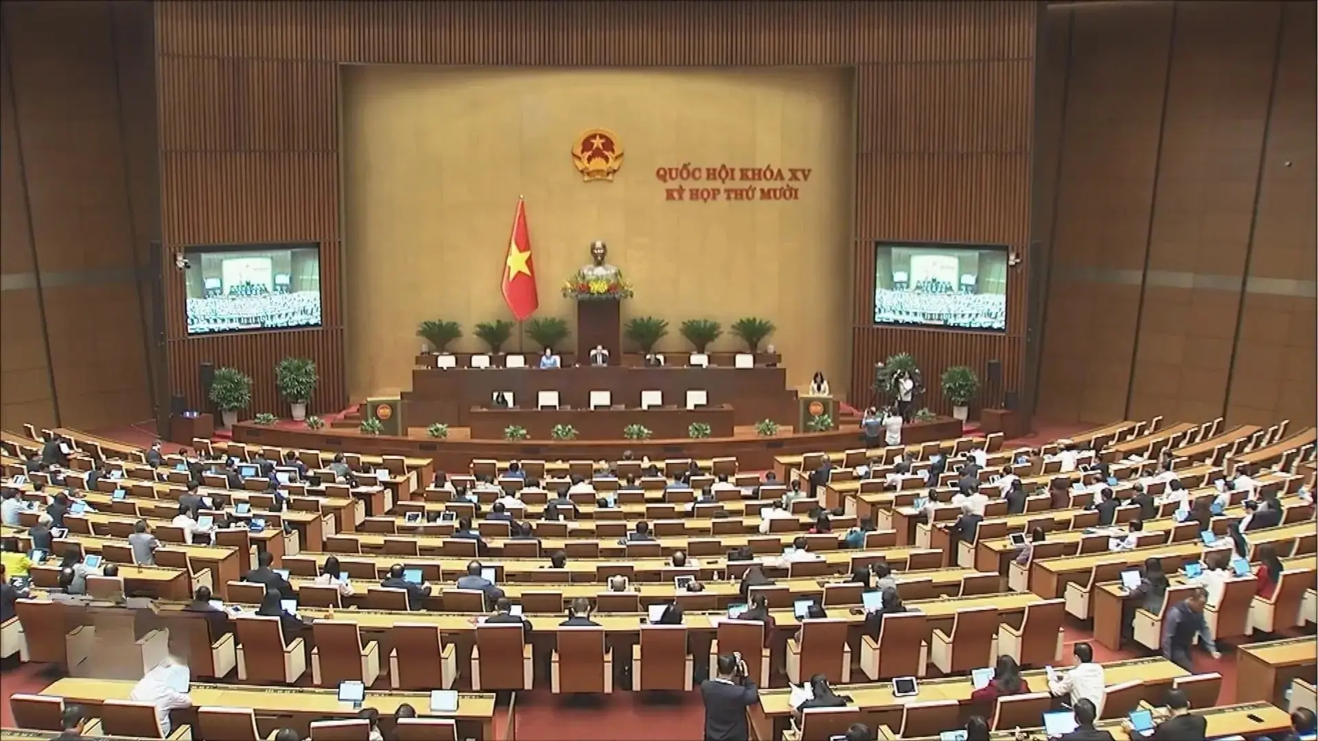 Trình Quốc hội Chương trình mục tiêu về giáo dục, y tế